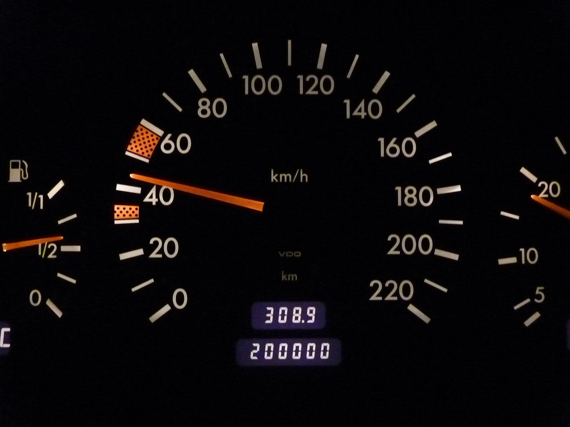 Verificare kilometraj și documente auto